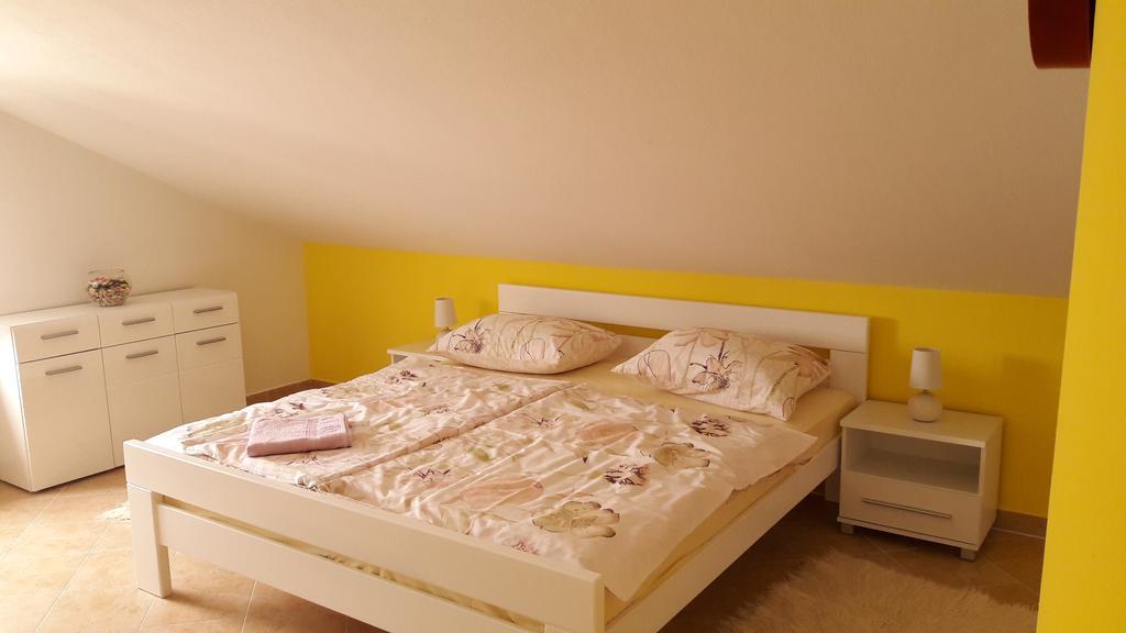 Apartments Mirela Пореч Экстерьер фото